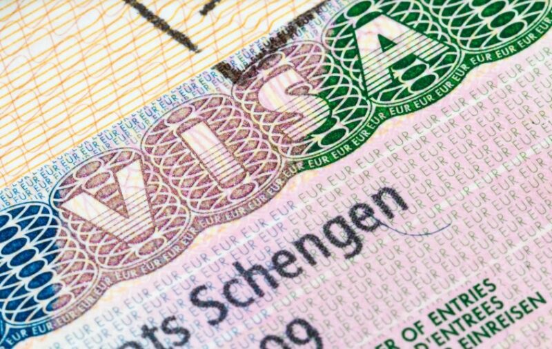 Немецкие политики выступают против выдачи виз гражданам России